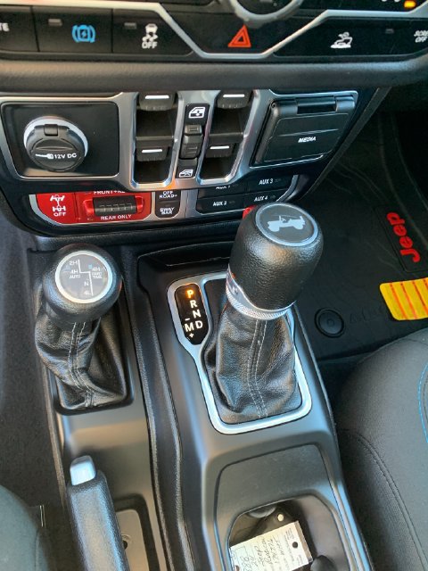 Used 2024 Jeep Wrangler Unlimited Rubicon 4xe AWD/4WD image 30