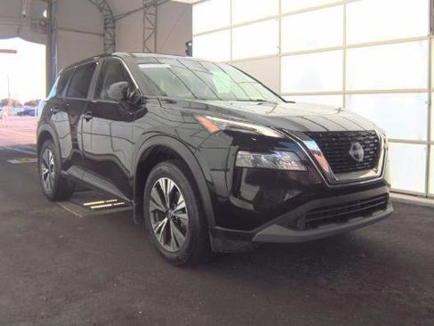 Used 2023 Nissan Rogue SV FWD image 3