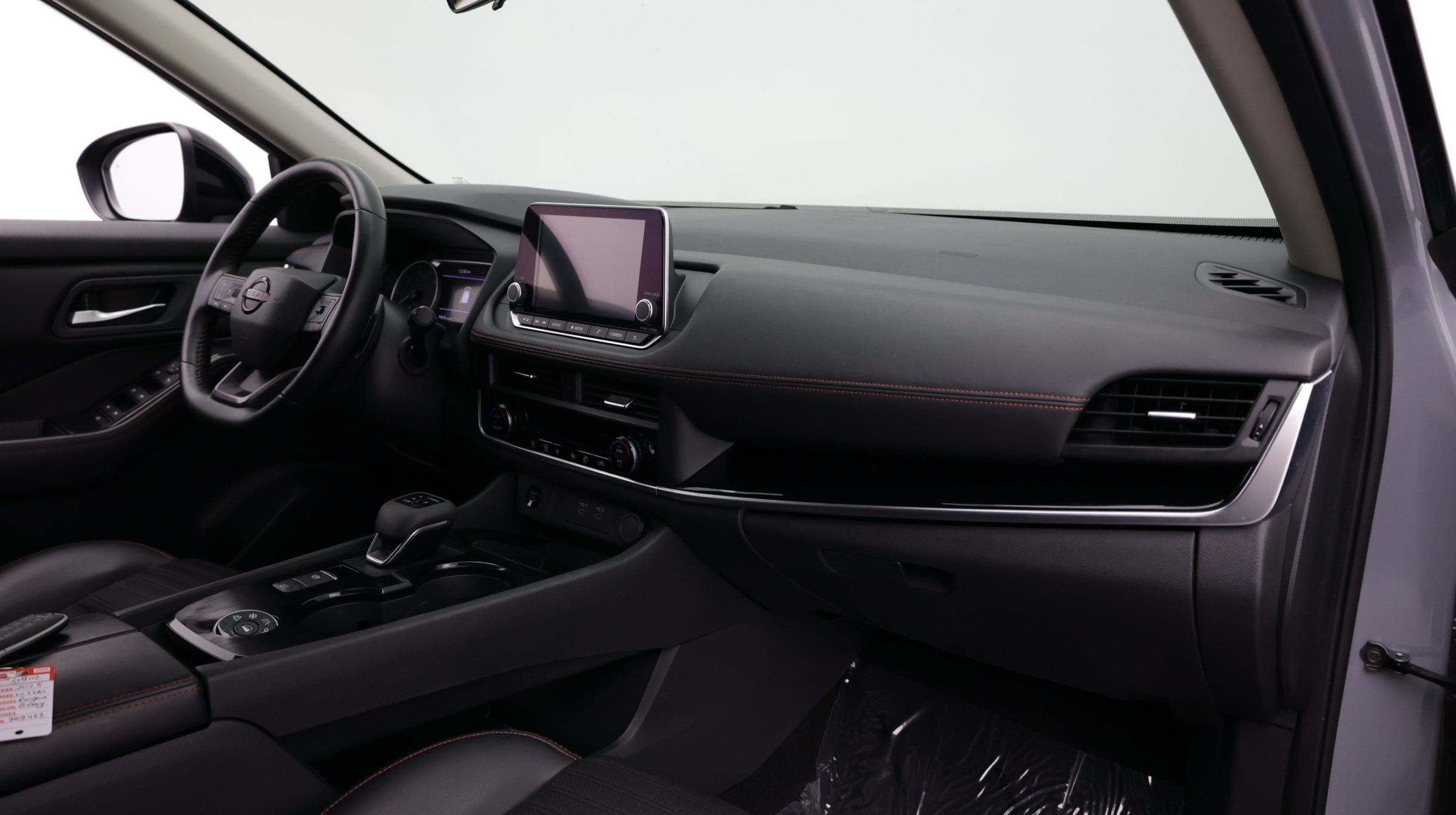 Used 2025 Nissan Rogue SV AWD/4WD image 45