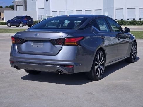 Used 2021 Nissan Altima 2.5 SR FWD image 6