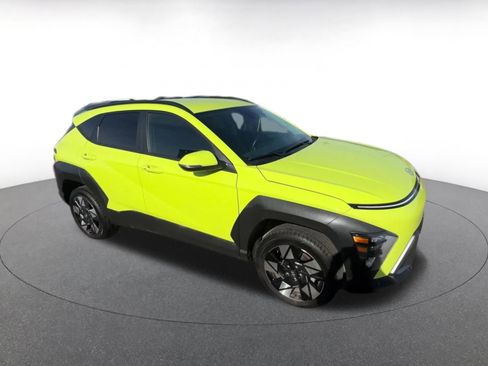 Used 2025 Hyundai Kona SEL image 2