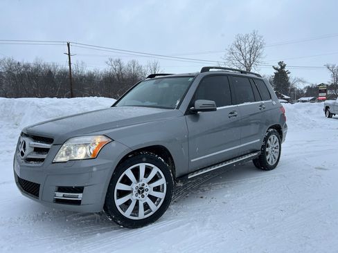 Used 2011 Mercedes-Benz GLK 350 4MATIC image 2