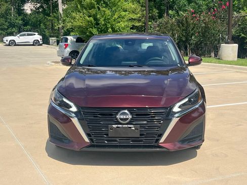 Used 2023 Nissan Altima 2.5 SV FWD image 2