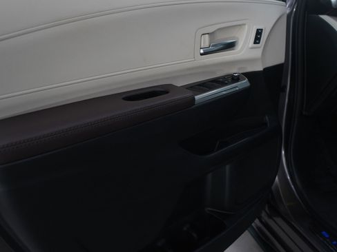 Used 2024 Toyota Sienna Platinum image 24