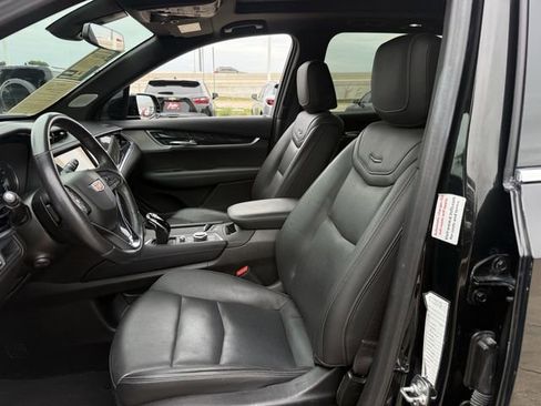 Used 2024 Cadillac XT6 Premium Luxury AWD/4WD image 30