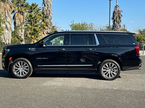 Used 2022 GMC Yukon XL Denali image 6