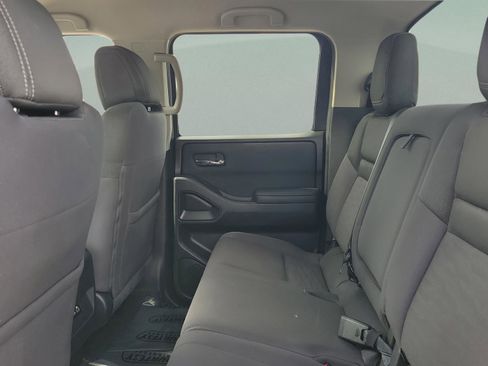 Used 2022 Nissan Frontier SV image 7