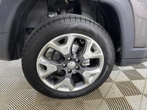 Used 2020 Jeep Compass Limited AWD/4WD image 31