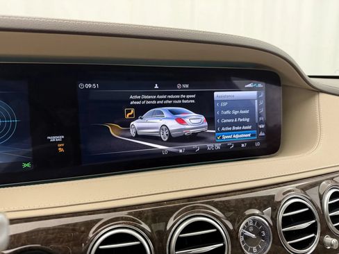 Used 2019 Mercedes-Benz S 560 4MATIC Sedan image 37