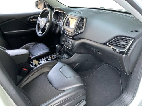 Used 2021 Jeep Cherokee Latitude Plus FWD image 30