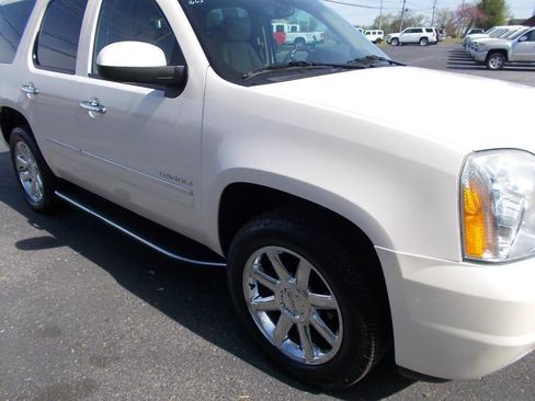 Used 2010 GMC Yukon Denali image 11