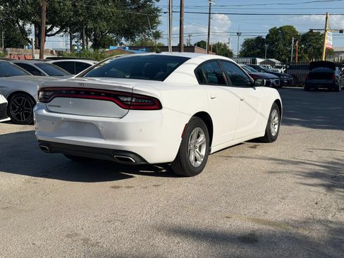 Used 2019 Dodge Charger SXT RWD image 9