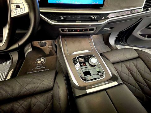 Certified 2024 BMW X7 xDrive40i w/ Premium Package AWD/4WD image 18