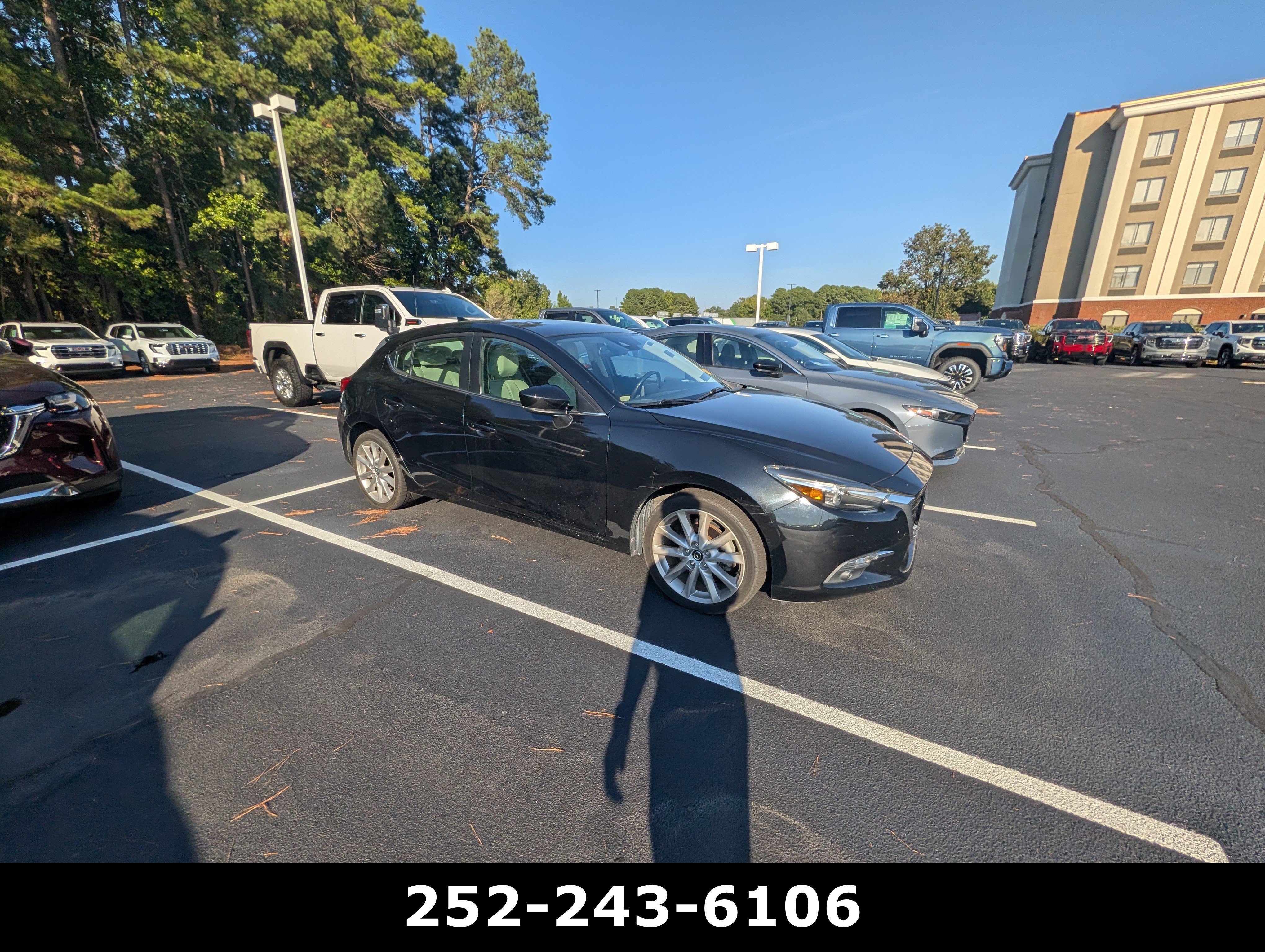 Used 2017 MAZDA MAZDA3 Grand Touring w/ Premium Equipment Package FWD image 6
