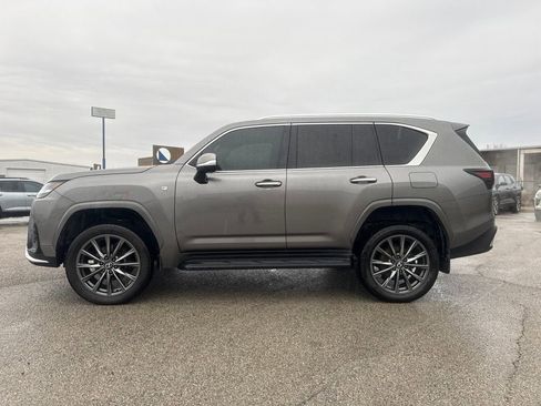 Used 2024 Lexus LX 600 F Sport AWD/4WD image 3