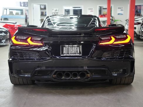 Used 2025 Chevrolet Corvette Z06 w/ Stealth Interior Trim Package RWD image 5