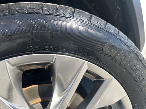 Used 2019 Toyota RAV4 Limited image 34