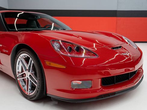 Used 2007 Chevrolet Corvette Z06 w/ Preferred Equipment Group RWD image 9