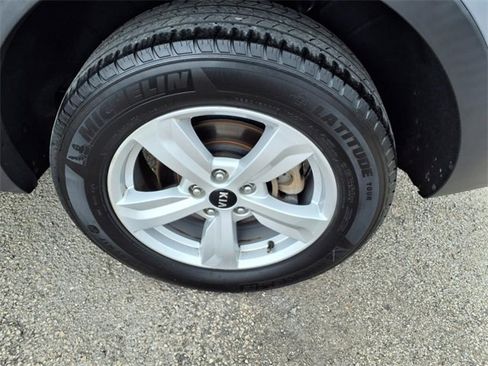 Used 2021 Kia Sorento LX image 22