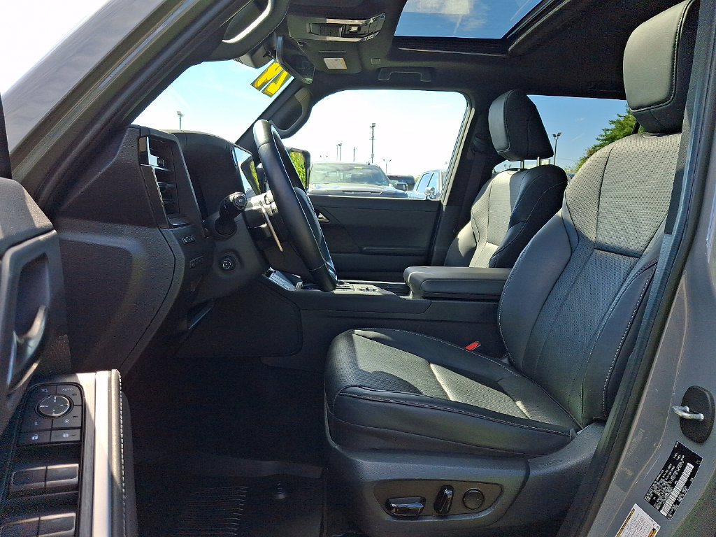 Used 2024 Lexus GX 550 w/ Accessory Package (2T) AWD/4WD image 13