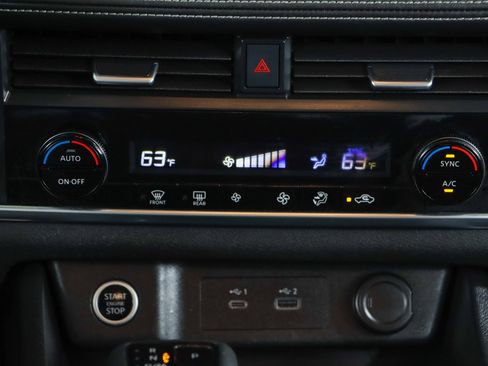 Used 2023 Nissan Rogue SV FWD image 20