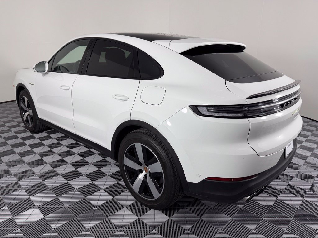 Certified 2026 Porsche Cayenne S AWD/4WD image 3