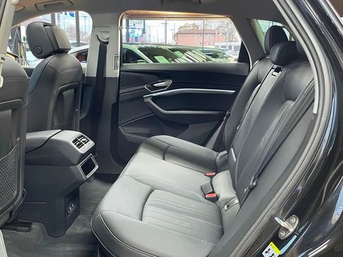 Used 2021 Audi e-tron Premium w/ Convenience Plus Package image 21