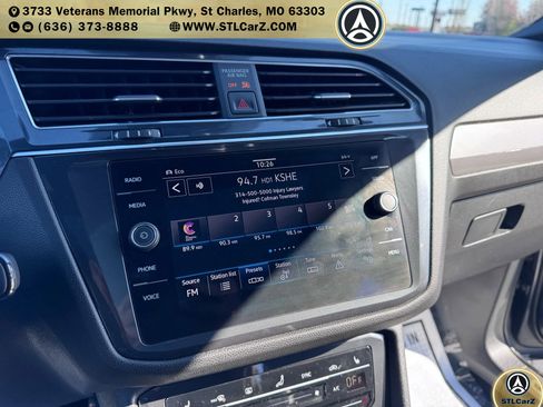 Used 2022 Volkswagen Tiguan SE R-Line image 17