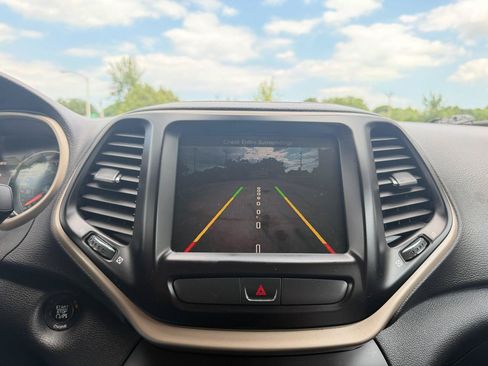 Used 2015 Jeep Cherokee Limited AWD/4WD image 14