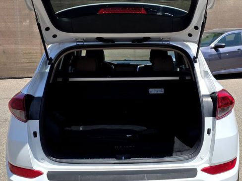 Used 2017 Hyundai Tucson SE Plus AWD/4WD image 7
