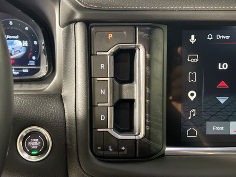 Used 2024 GMC Yukon XL Denali AWD/4WD image 24