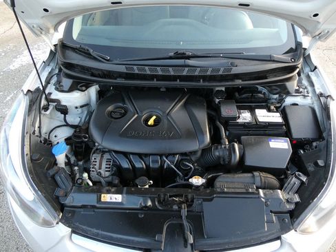 Used 2014 Hyundai Elantra SE w/ Option Group 02 FWD image 32