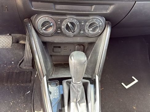 Used 2017 Toyota Yaris iA image 10