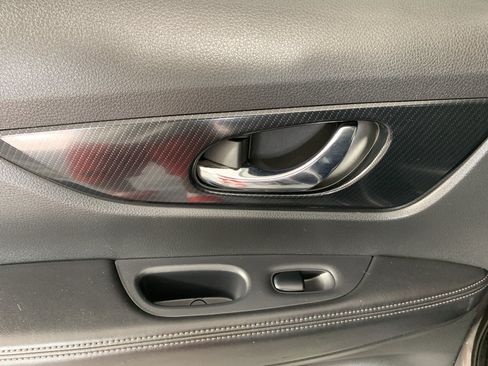 Used 2019 Nissan Rogue SL FWD image 30