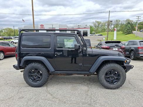 Used 2015 Jeep Wrangler Sport AWD/4WD image 7