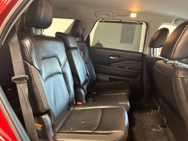 Used 2024 Nissan Pathfinder SL AWD/4WD image 15