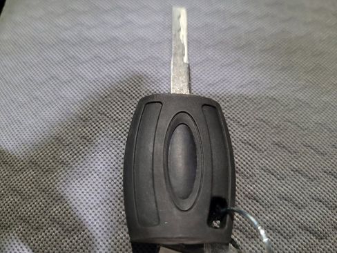 Used 2017 Ford Escape SE AWD/4WD image 32