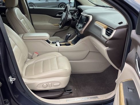 Used 2018 GMC Acadia Denali image 13