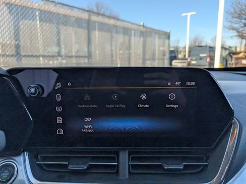 Used 2025 Chevrolet Trax LT w/ LT Convenience Package image 15