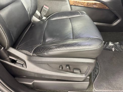 Used 2017 Chevrolet Suburban LT image 32