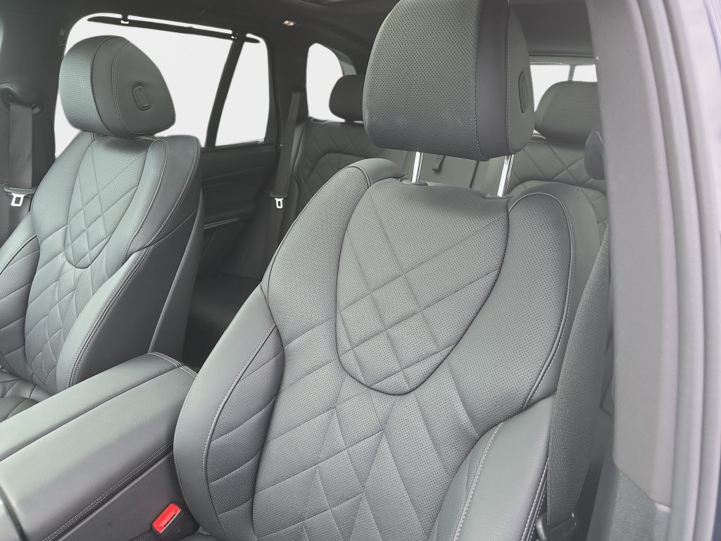 Used 2024 BMW X5 xDrive50e w/ Executive Package AWD/4WD image 23