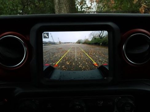 Used 2023 Jeep Gladiator Rubicon w/ LED Lighting Group image 16