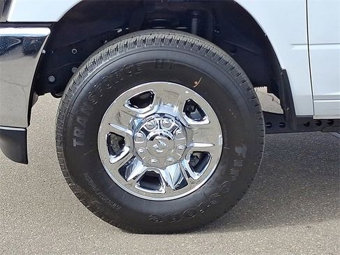 Used 2024 RAM 2500 Tradesman w/ Chrome Appearance Group image 27
