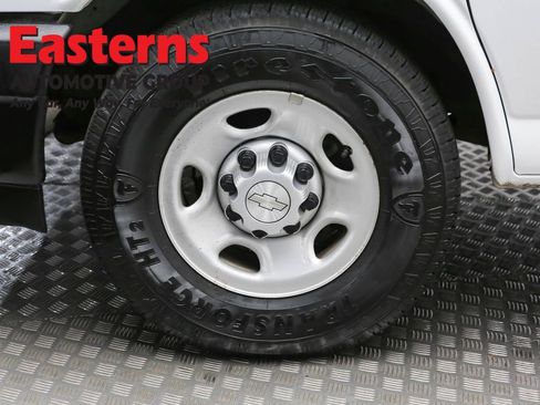 Used 2019 Chevrolet Express 2500 w/ Driver Convenience Package image 32