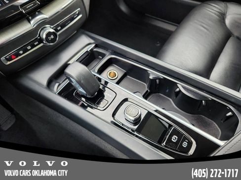 Certified 2025 Volvo XC60 T8 Plus w/ Protection Package Premier image 19