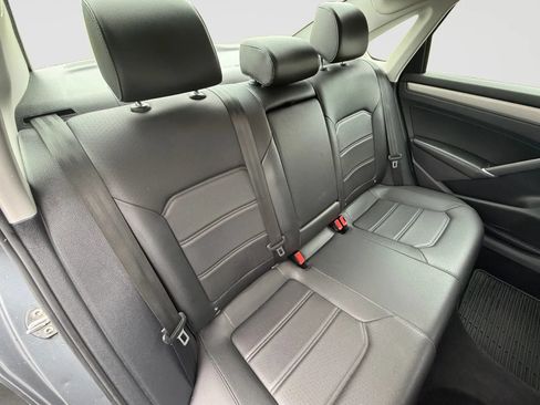 Used 2021 Volkswagen Passat 2.0T SE w/ Luggage Net & Mats Package FWD image 17