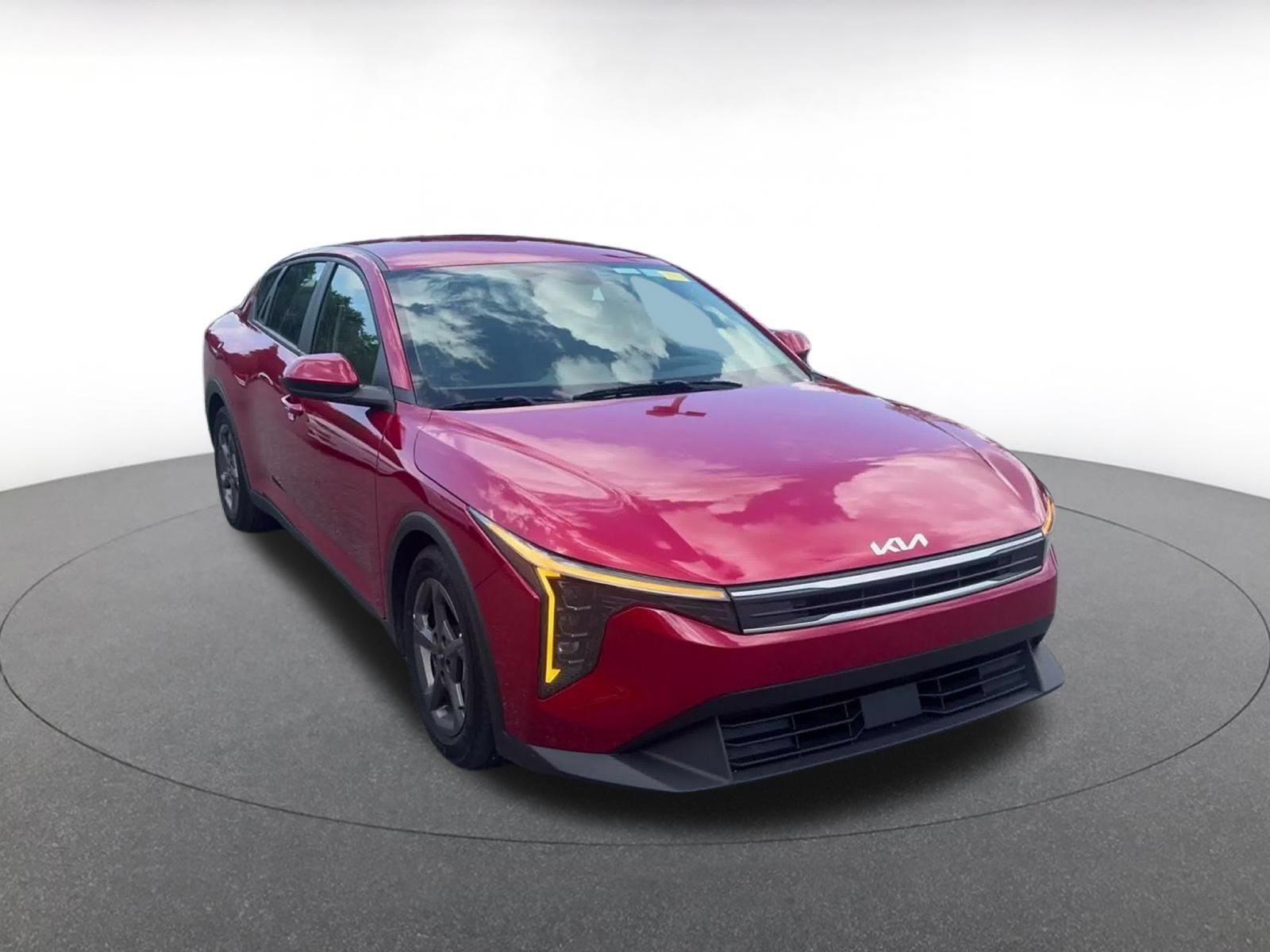 Used 2025 Kia K4 FWD image 2