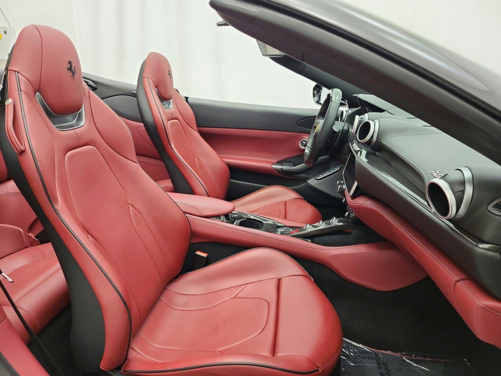 Used 2020 Ferrari Portofino RWD image 17