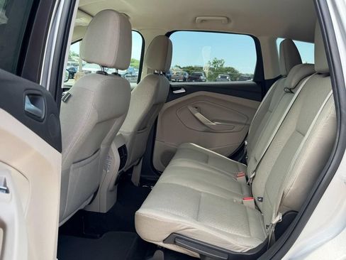 Used 2017 Ford Escape SE w/ Equipment Group 201A FWD image 10