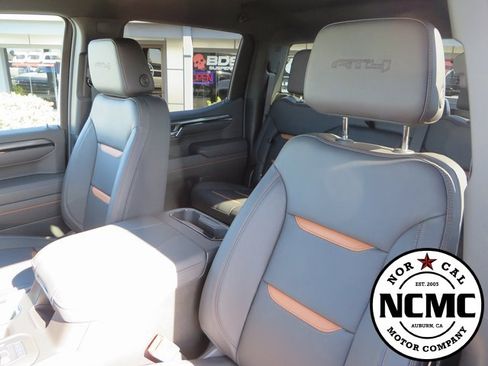 Used 2025 GMC Sierra 1500 AT4 image 25